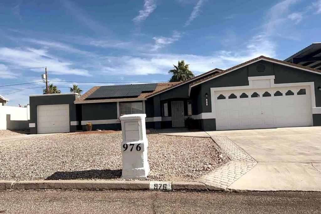 Spacious Getaway! Pool, Spa, Sleeps 9 Lake Havasu City Exteriér fotografie