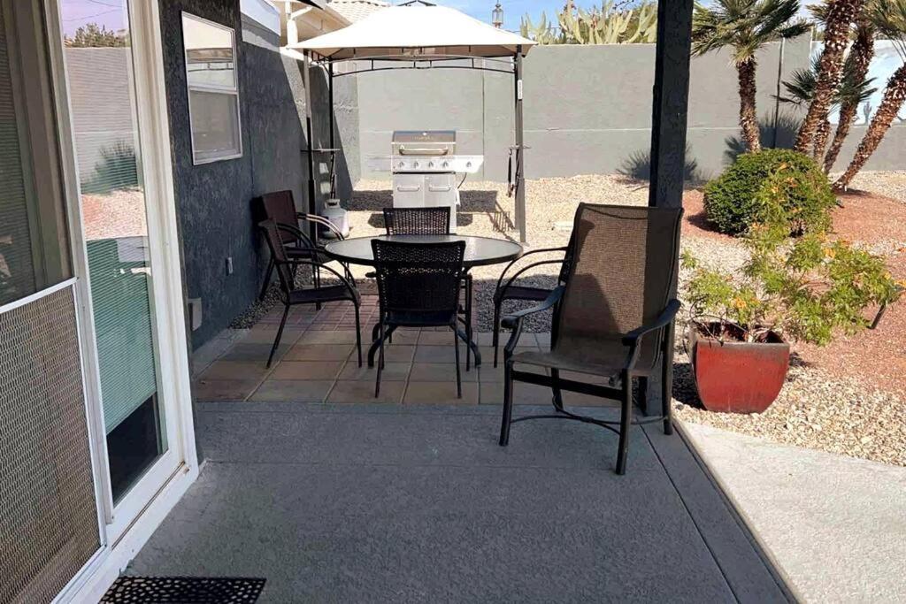 Spacious Getaway! Pool, Spa, Sleeps 9 Lake Havasu City Exteriér fotografie