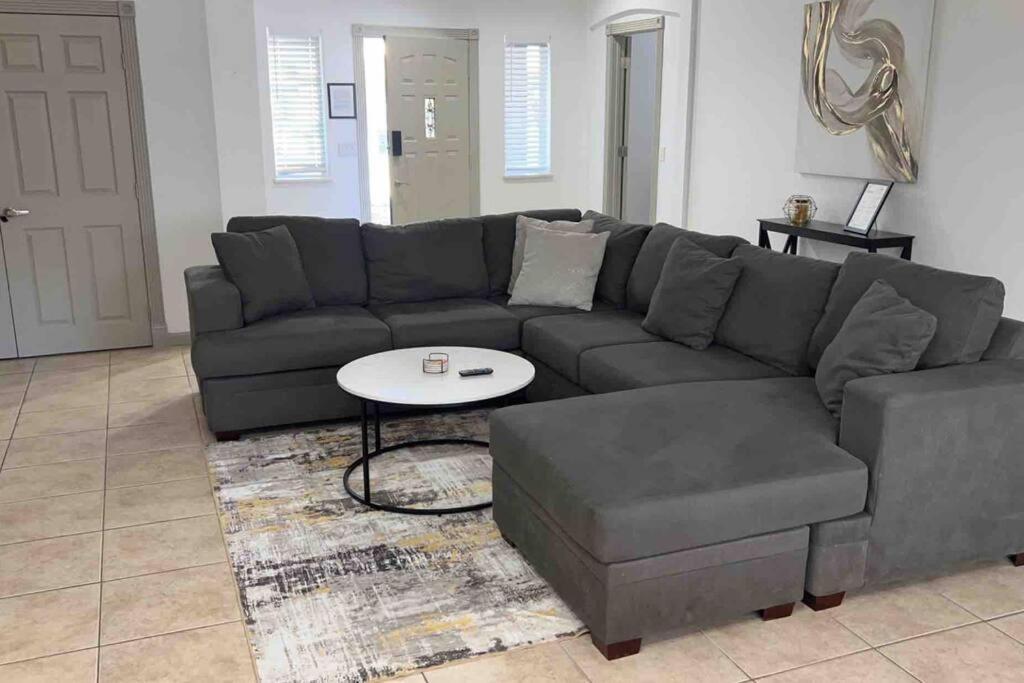 Spacious Getaway! Pool, Spa, Sleeps 9 Lake Havasu City Exteriér fotografie