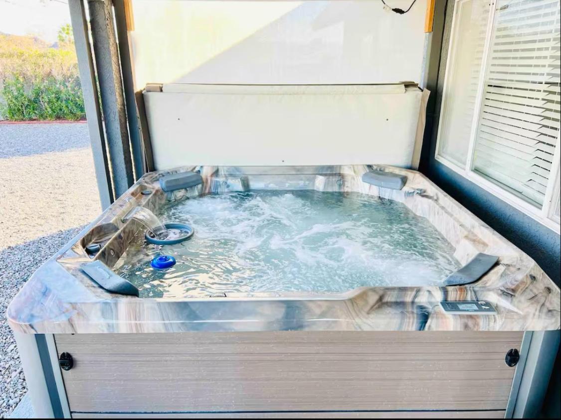Spacious Getaway! Pool, Spa, Sleeps 9 Lake Havasu City Exteriér fotografie